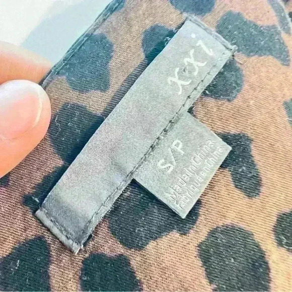 FORERVER 21 ANIMAL PRINT MINI SKIRT SIZE SMALL 2 FRONT POCKETS - Picture 6 of 11